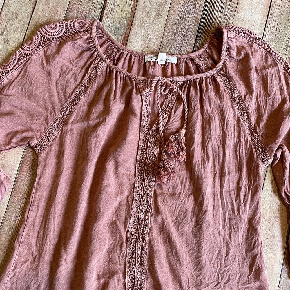 Rust colored 3/4 length crochet detail top